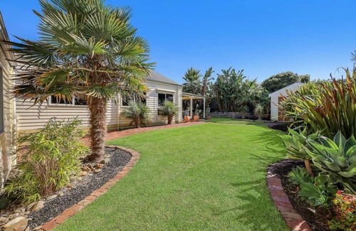 Warrnambool House | Spacious four bedroom central house | sleeps 8
