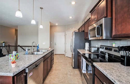Omaha House | Spacious, Fun & Comfy ~ Game & Cinema Room ~ Yard!