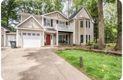 Huntersville House | Spacious Gem: Stay at CoupeDe Huntersville Your 4bd 2.5baHome Away From Home