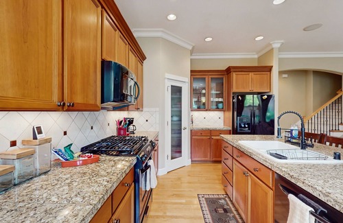 Renton House | Spacious getaway home with fireplace, private patio & grill