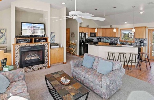 Ocean Isle Estates House | Spacious Getaway with Private Pool + Ocean Views!