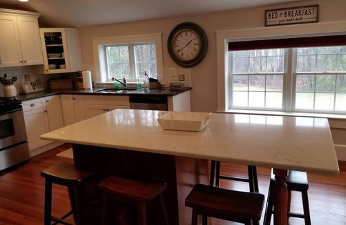 Andover House | Spacious & Gracious 3 Bedrooms, 2 Full Baths Ranch Living in central location!