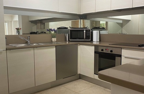 Saint-Aygulf Villa | SPACIOUS GROUND-FLOOR APARTMENT IN VILLA HEATED POOL AIR CONDITIONING NEAR SEA