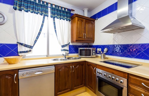 Conil de la Frontera City Center Apartment | Spacious Holiday Apartment "Duplex A Fontanilla" Near the Beach