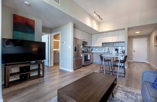 Stamford Apartment | Spacious Harbor Apt with Balcony, Gym and Pool