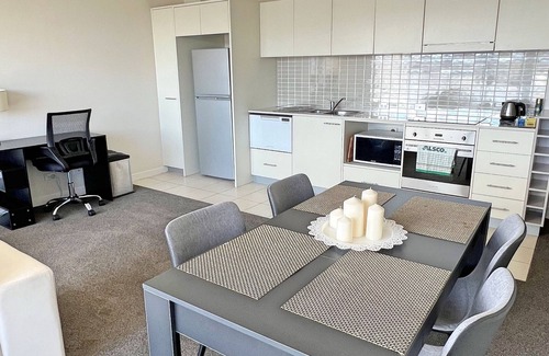 Phillip Apartment | Spacious & High in the Sky - 1bd 1bth Apt