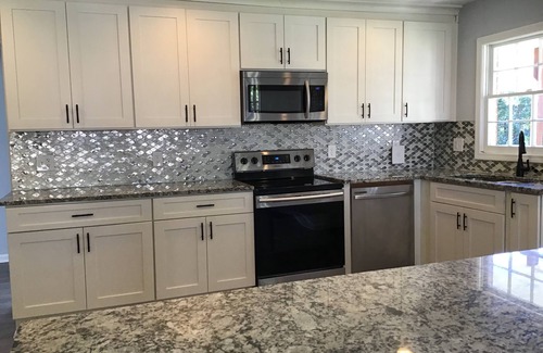 Lithonia House | Spacious Historic 4 bed 2 bath Home close to Atlanta and State Parks