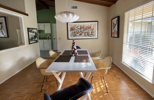 Savannah House | Spacious home 15 minutes from downtown shopping, dining waterfront entertainment