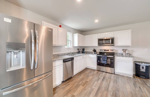 Shepherdsville House | Spacious Home: 8 Mi to Bernheim Arboretum!