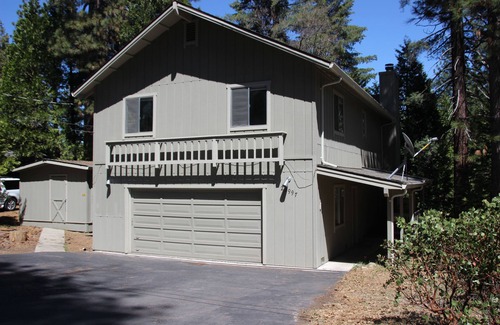 Long Barn Cabin | Spacious Home Close to Pinecrest with Fast Starlink Wi-Fi