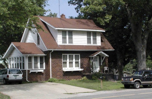 Michigan City House | Spacious home for travelers. Big discount for monthly renters.