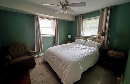 Lee Park House | Spacious Home Near Parks and North Loop MPLS