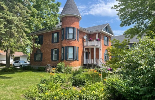 Meaford House | Spacious Home Perfect for Family Weekends
