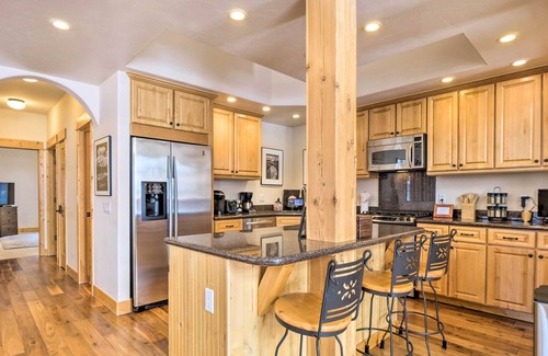 Warrior's Mark West House | Spacious Home, Short Shuttle Ride to Resort!