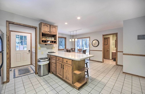 Chetek House | Spacious Home w/Deck on Lake Chetek!