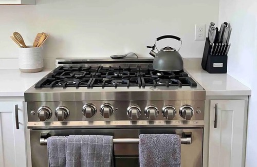 Center Conway Villa | Spacious Home w/ Firepit & Mountain Views