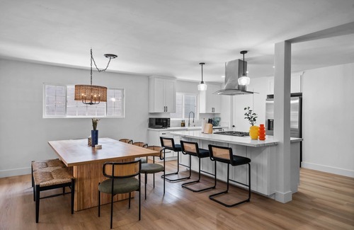 Oak Park House | Spacious Home w/Hot Tub & Games 11 Min from Downtown