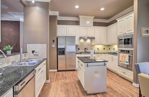 Houston House | Spacious Home w/Patio: 5 Mi to Memorial Park