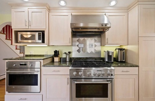 Monroe House | Spacious Home w/Pool/Hot Tub, Mins to Parks/Skiing