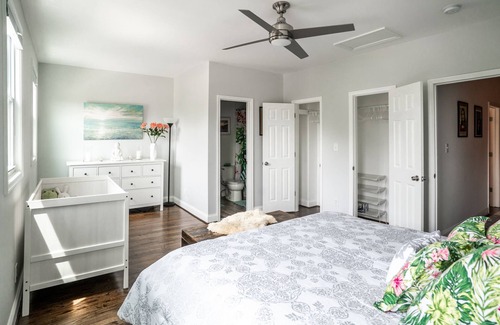 Northeast Bed & Breakfast | Spacious Home with 5000 Sq Ft Yard close to Downtown DC & Metro