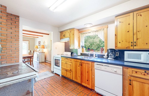 Joseph House | Spacious home with access to Wallowa River, foosball, outdoor games