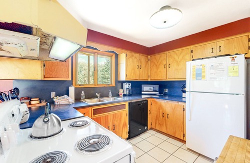 Joseph House | Spacious home with access to Wallowa River, foosball, outdoor games