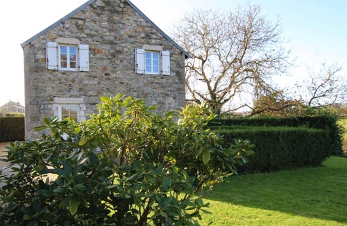 Cotentin Cottage | Spacious Home with Fireplace & Garden, Ideal for Families & Pets, WiFi, Near Bricquebec-en-Cotentin
