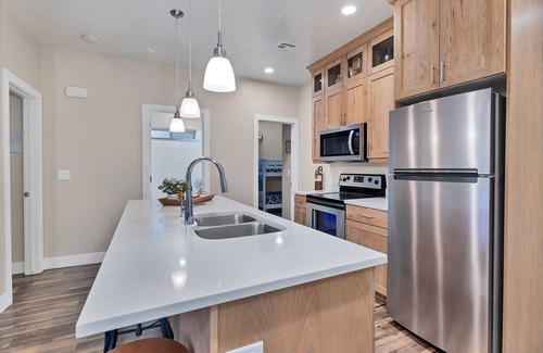 La Verkin House | Spacious Home with Hot Tub & Splash Pad Near Zions
