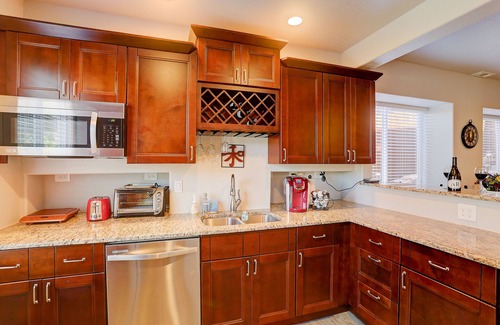 Cumbre Vista House | Spacious, Hot Tub, Sauna, Workout Rm, AFA, Schriever, Carson, Olympic Training