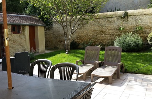 Luc-sur-Mer House | Spacious house 300 m from the sea. Sheltered garden