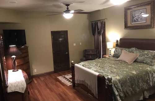 Laredo House | Spacious house for the whole family with a pool and a great kitchen.