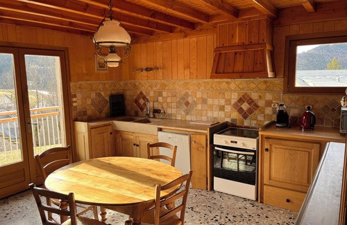 Villard-de-Lans Ski Chalet | Spacious house ideally located. Confort + for 6 people, private parking