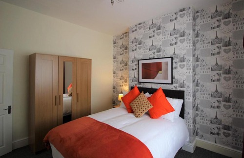 Cleethorpes House | Spacious House in Cleethorpes - sleeps 10