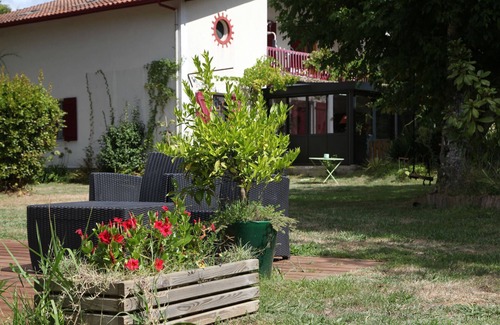 Aureilhan House | Spacious house near lake with private pool, perfect for 16 guests