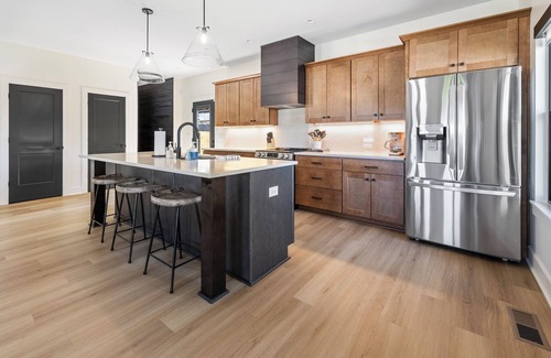 Clifton Heights House | Spacious house next to Mellwood Arts Center; Amazing downtown views! HOT TUB!