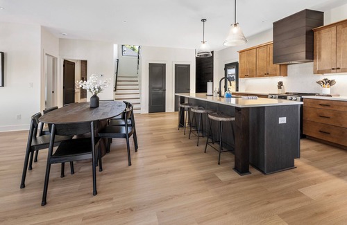 Clifton Heights House | Spacious house next to Mellwood Arts Center; Amazing downtown views! HOT TUB!