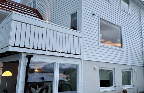 Alesund House | Spacious house with views of the fjord and mountains. Close to nature and city.