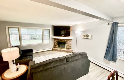 Orchard Park House | Spacious House short walk to Bills Stadium