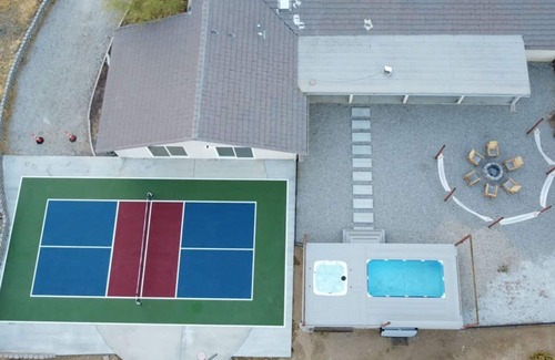 Yucca Valley House | Spacious House w/Panoramic View, Pickleball, Game Room, Hot Tub & Pool