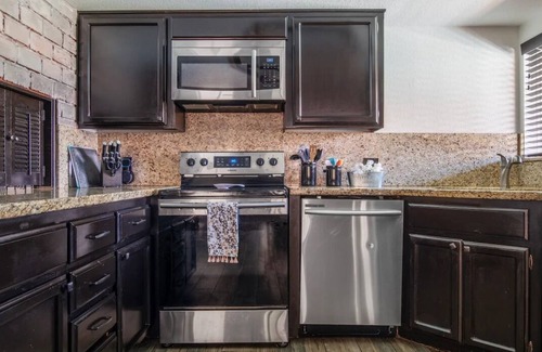 Mesa House | Spacious House with pool and 3 king size beds near A's & Cubs Spring Training !