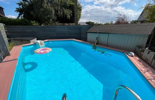 Pledran House | Spacious house with swimming pool and boules pitch