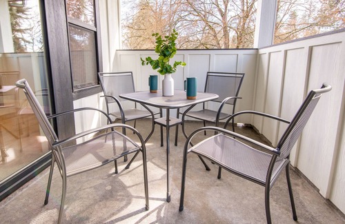 Coeur d'Alene House | Spacious, Immaculate 4350 sq ft Home Amazing Kitchen