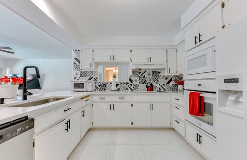 Jacksonville House | Spacious Jacksonville Home: 6 Mi to Downtown!