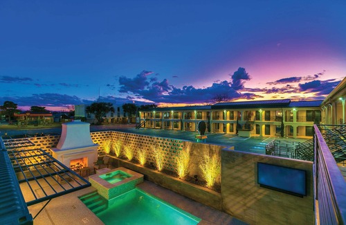 San Angelo Hotel | Spacious King Room with Modern Comforts – Ideal for Relaxing Getaways!
