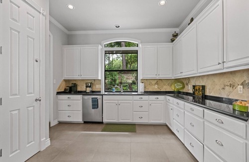 Montview Harbor House | Spacious Lake House - Relaxation Mode - *New to Vrbo*