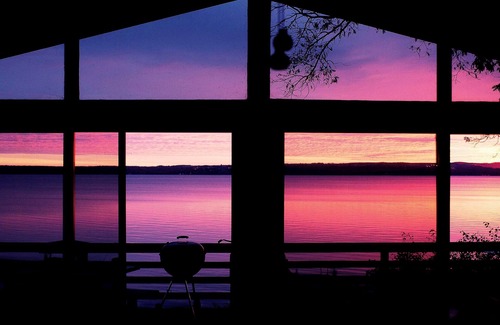 Town of Torrey House | Spacious Lakefront Escape w/Beach, Stocked Kitchen, Near Wineries & Views!