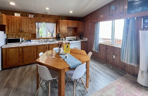 Oscoda Cabin | Spacious Lakefront three bedroom Cabin 4 on Lake Huron