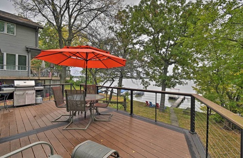 Lake Ripley House | Spacious Lakehouse w/Deck, Kayaks, & Dock!