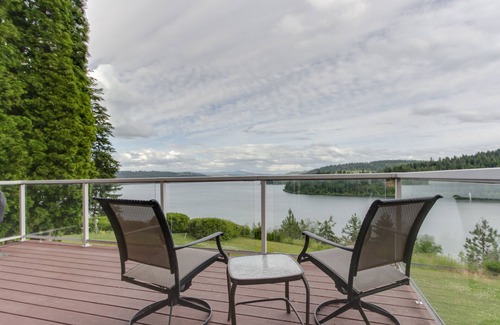 Worley Cabin | Spacious lakeside home with gorgeous views and secluded location