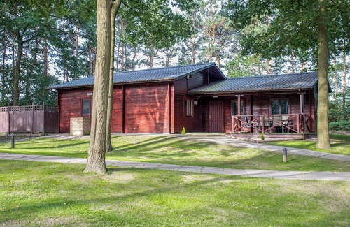 Overton-on-dee Ski Chalet | Spacious lodge with modern styling features.